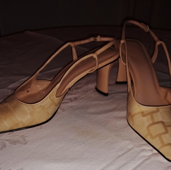 Shoes - Picture 2 of 10